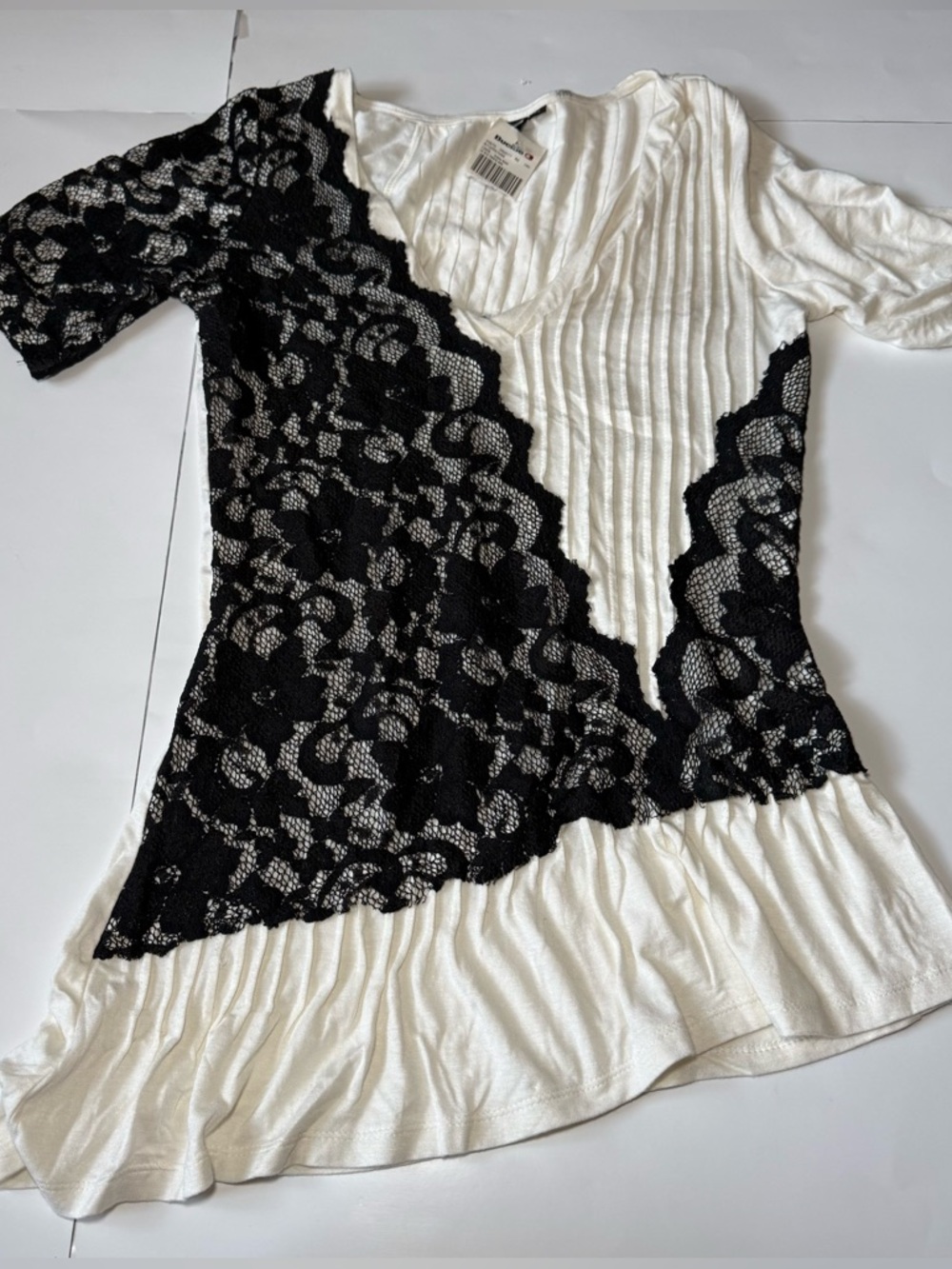 Buckle Cream Ribbed Short Sleeve V-Neck‎ Top